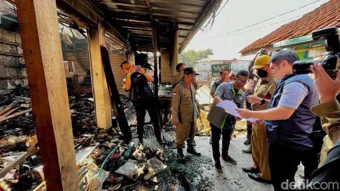 Plh Wali Kota tinjau dan diskusikan pasca Pasar Sadang Serang kebakaran