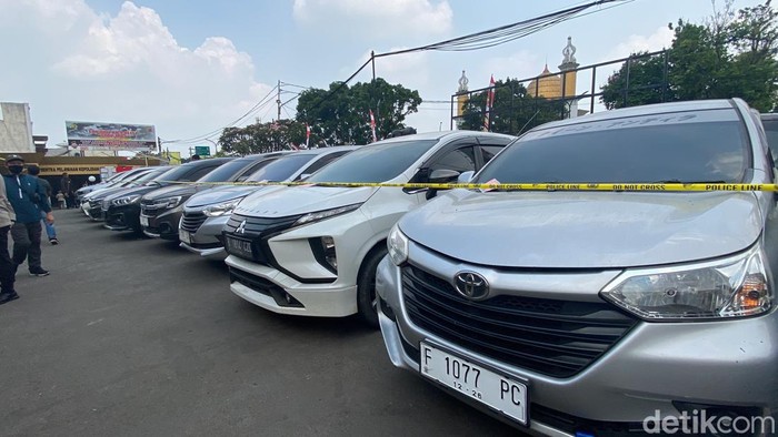 Polisi menangkap tentara gadungan yang gelapkan ratusan mobil rental