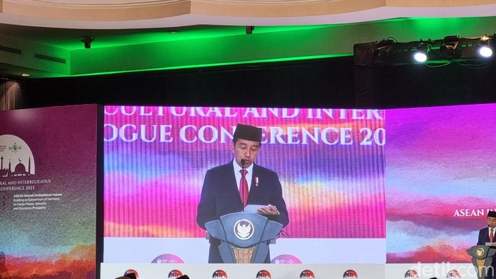 Presiden Jokowi membuka ASEAN IIDC 2023