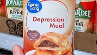 Sebuah makanan kalengan ini memiliki label yang aneh. Nama produknya dituliskan Depression Meal atau yang berarti makanan depresi. Foto: Bored Panda