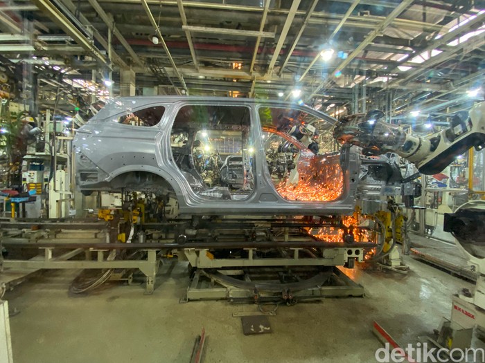 Proses Produksi Toyota Yaris Cross di Karawang