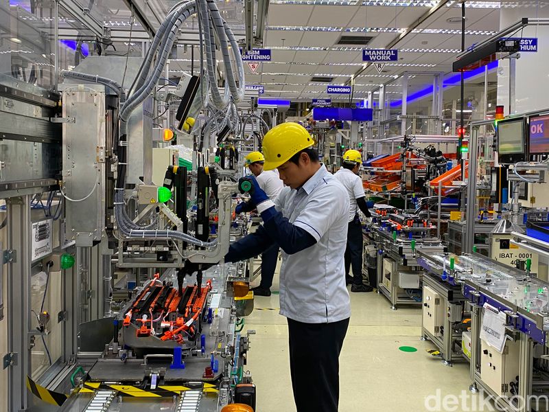Proses Produksi Toyota Yaris Cross di Karawang