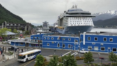 Ribuan Turis Banjiri Kota Juneau Alaska Untuk Nikmati Lanskap Gletser