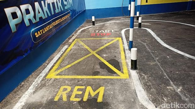 Satlantas Polresta Bogor Kota resmi memberlakukan perubahan uji praktik SIM C hari ini. (Adrial A/detikcom)