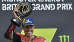 Semringah Aleix Espargaro Menang Dramatis di MotoGP Inggris 2023