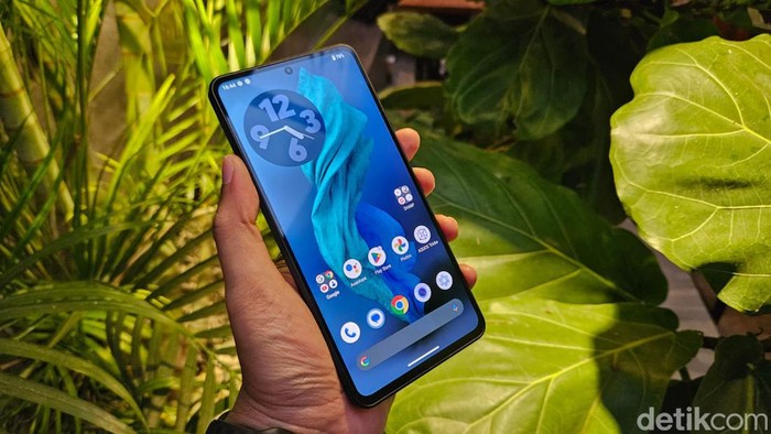 Sharp Aquos R7s