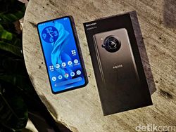 Unboxing Sharp Aquos R7s: Kameranya Gahar