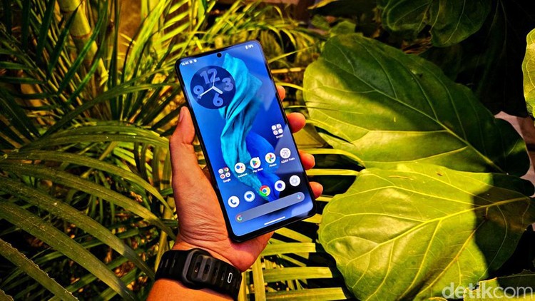 Sharp Aquos R7s