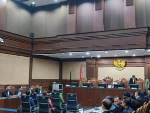 Eks Kadis PU Papua Ngaku Diminta Lukas Enembe Amankan Proyek untuk Timses