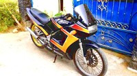 Suzuki RGR 150 dibekali tampilan super keren dengan fairing setengah telanjang dan pelindung mesin alias undercowl, maka tidak heran jika Suzuki RGR 150  Spinter yang legendaris ini banyak digandrungi kaum muda waktu itu. Foto: Ist.