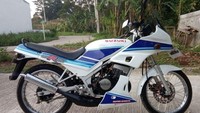 Diketahui motor pertama Ariel Noah adalah Suzuki RGR 150. Motor ini diperkenalkan di Indonesia pada awal 1990-an. Kehadiran motor sport gagah ini langsung menyedot perhatian penggemar sepeda motor sport di Tanah Air. Generasi pertama dari Suzuki RGR 150 adalah Suzuki RGR 150 Spinter. Foto: Suzuki