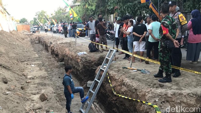 TKP penemuan diduga kerangka manusia di beteng Keraton Jogja, Senin (7/8/2023).