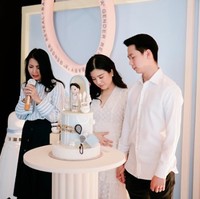 Pesta gender reveal digelar hanya untuk keluarga dan kerabat dekat dari Valencia maupun Kevin. Pesta ini diadakan bersamaan dengan ulang tahun Kevin Sanjaya yang ke-28. Foto: Instagram @valenciatanoe