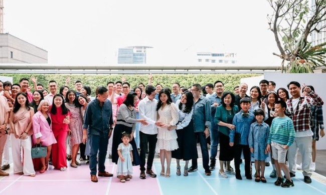 Valencia Tanoesoedibjo dan Kevin Sanjaya menikah pada Maret 2023 di Paris, Prancis. Kemudian menggelar resepsi di Indonesia pada Juni lalu. Foto: Instagram @valenciatanoe