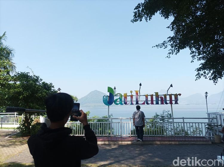Waduk Jatiluhur, Danau Terbesar Indonesia Cocok untuk Healing Tipis-tipis