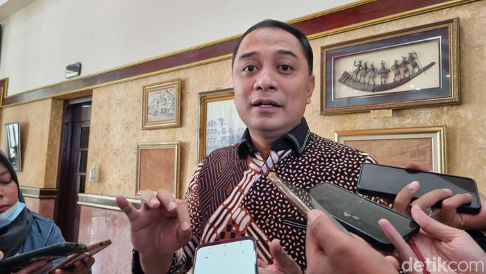 Wali Kota Surabaya Eri Cahyadi di Balai Kota.