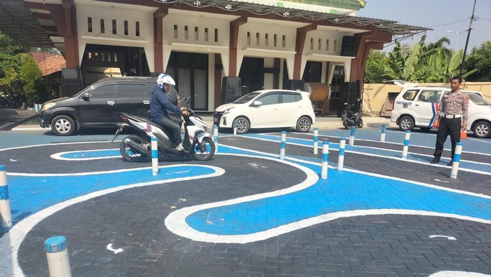 5 Kali Ujian SIM Gagal, Pemohon di Ngawi Girang Lulus Usai Ada Rute S