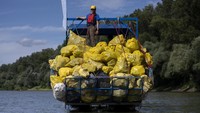 Aksi ini bertujuan untuk mencegah krisis sampah plastik global yang meningkat di alam Hungaria.  