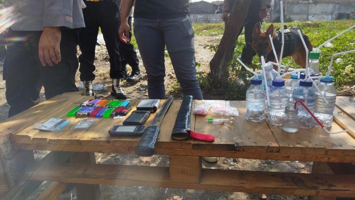 Barang bukti yang diamankan dari Kampung Boncos (Kurniawan-detikcom)