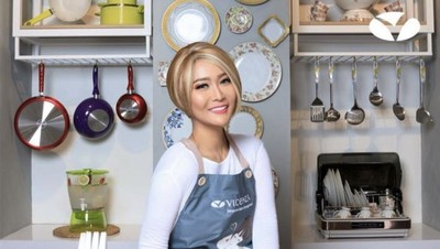 Cantiknya Inul Daratista Saat Masak Bareng Suami dan Makan di Restoran