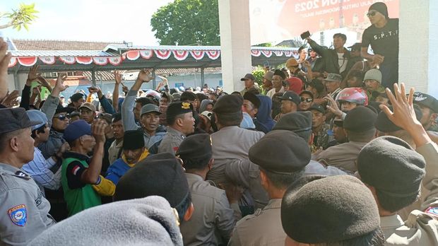 demo di kejari jember ricuh