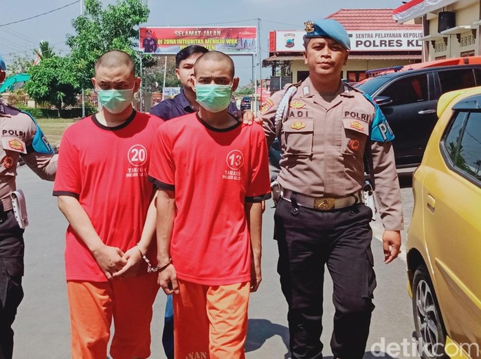 Dua tersangka penganiayaan yang ditangkap Polres Klaten, Selasa (8/8/2023).