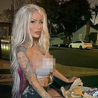 Elisa mengaku bahwa kebanyakan pria hanya melihatnya sebagai obyek. Sulit untuk menemukan seseorang yang menyukai penampilan gila ini. Banyak pria mengapresiasi wanita dengan individualitas sepertiku tapi mereka sering mengkategorikannya sebagai obyek sek daripada calon pacar, katanya. Foto: Instagram