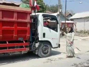 Heboh Aksi Emak-emak Adang Truk Tambang di Wegil Pati, Begini Faktanya