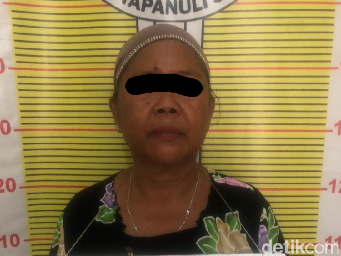 Emak-emak pemilik warung nasi di Tapsel nyambi jual sabu.