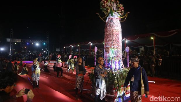 Festival kirab bertajuk 'Giri Samudra' di Pati, Senin (7/8/2023).