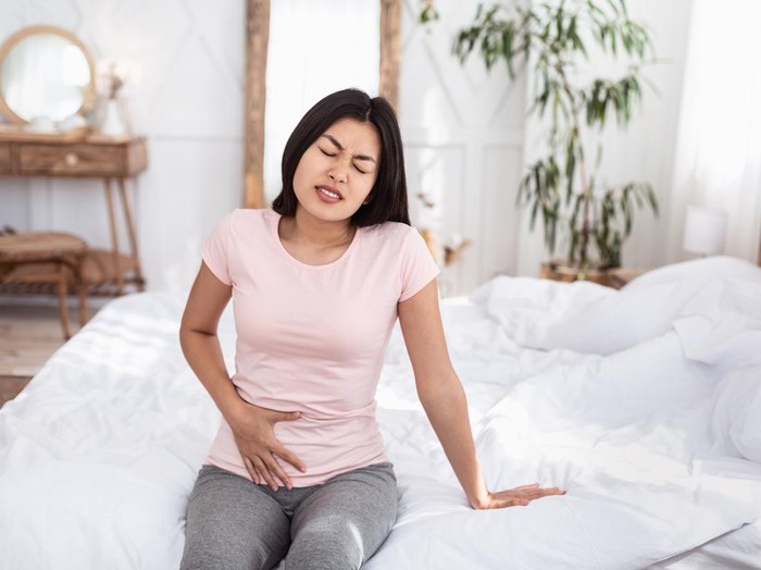 Kenapa Perut Bagian Bawah Sakit? Ketahui 12 Penyebabnya