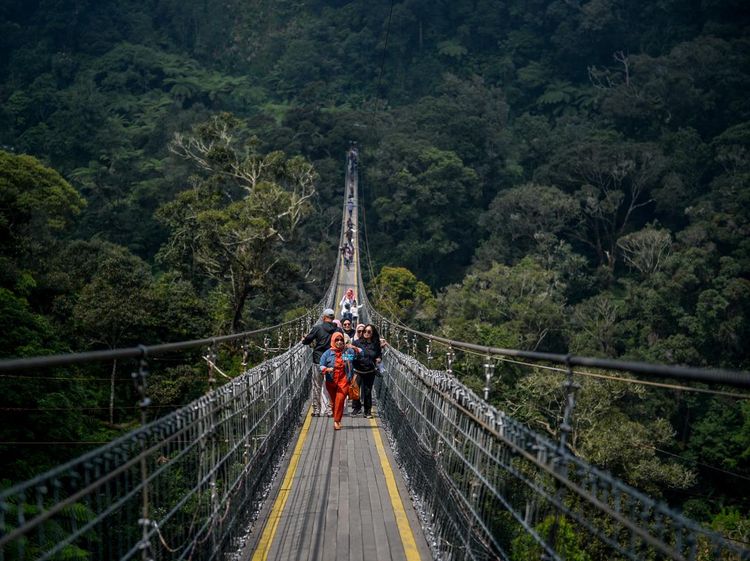 Jembatan Gantung Terpanjang se-Asia Tenggara Ada di Bandung