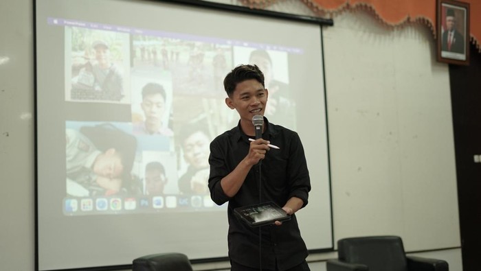 Aldino Sastra Wijayah (25) mengantongi ratusan juta per bulan dari jualan kaos.