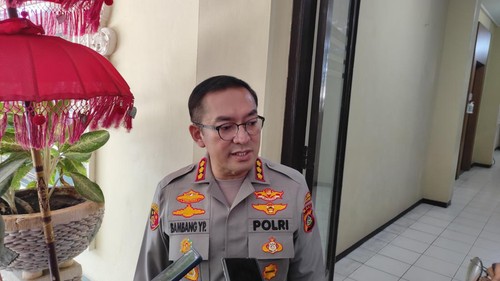 Kapolresta Denpasar Kombes Bambang Yugo Pamungkas memberikan keterangan terkait dugaan pemerkosaan pada turis Brasil di kantornya, Selasa (8/8/2023).