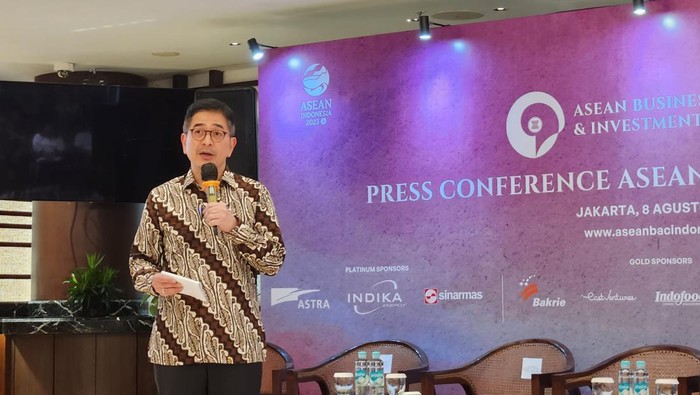 Ketua ASEAN Business Advisory Council (ASEAN-BAC) sekaligus Ketua Umum Kamar Dagang Indonesia (KADIN) Arsjad Rasjid
