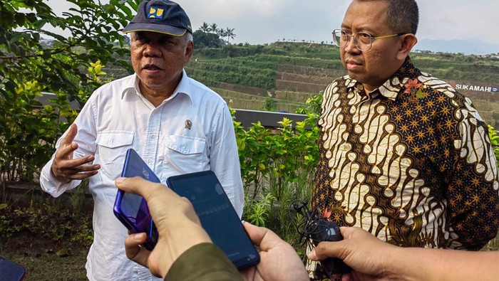 Menteri PUPR Basuki Hadimuljono dan BPK di Bendungan Sukamahi