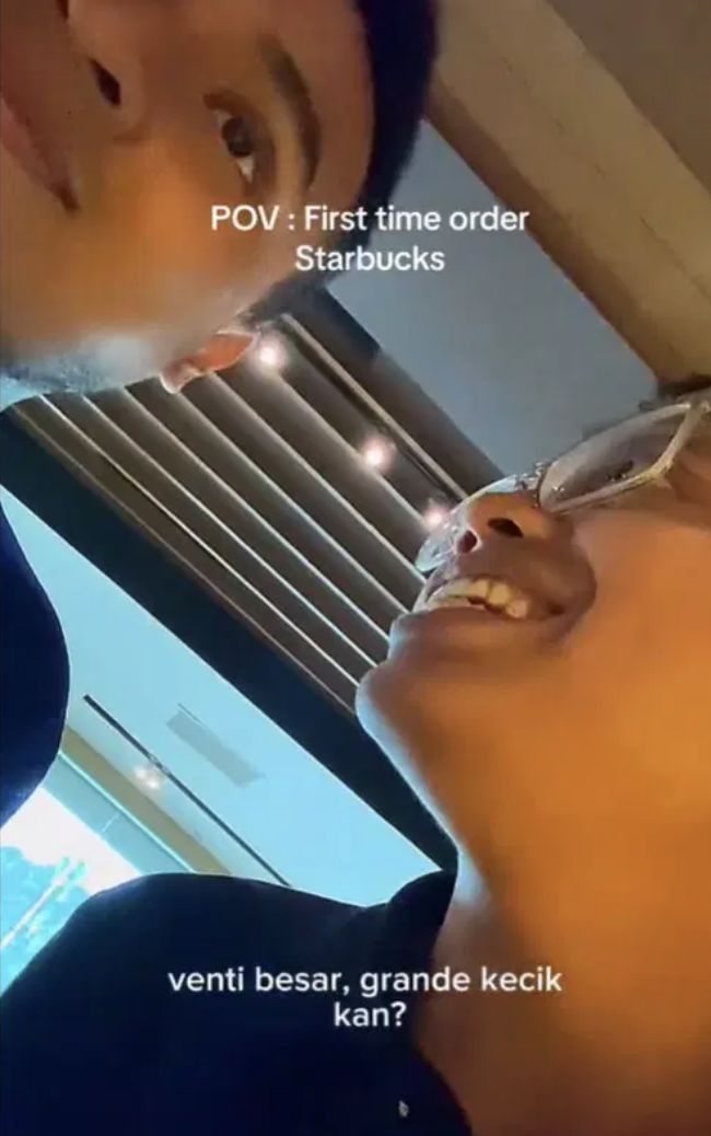 Momen Kocak 2 Pria Pesan Minuman Starbucks Pertama Kali, Malah Minta Boba!
