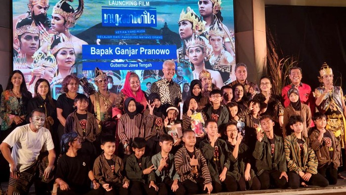 Nyantrik: Kala Anak Muda Belajar dari Panggung Wayang Direktorat Jenderal Kebudayaan Kementerian Pendidikan, Kebudayaan, Riset dan Teknologi (Kemendikbudristek) mengenalkan film Nyantrik sebagai jembatan generasi muda belajar Panggung Wayang Orang.