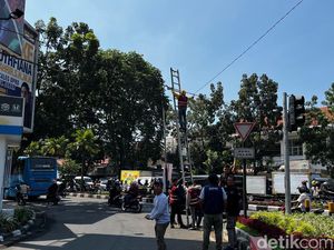 Kabel Semrawut di Jl Ahmad Yani Bandung Dirapikan Pemkot