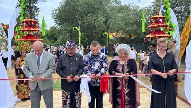 Peresmian Candi Bentar.