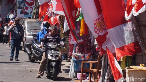 Pernak-pernik Agustusan di Kampung Bendera Darmo Kali