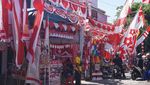Berkah Agustusan Pedagang Kampung Bendera Darmo Kali Surabaya