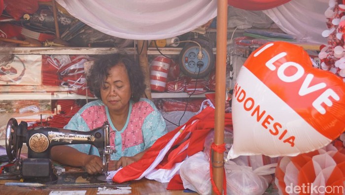 Pernak-pernik Agustusan di Kampung Bendera Darmo Kali