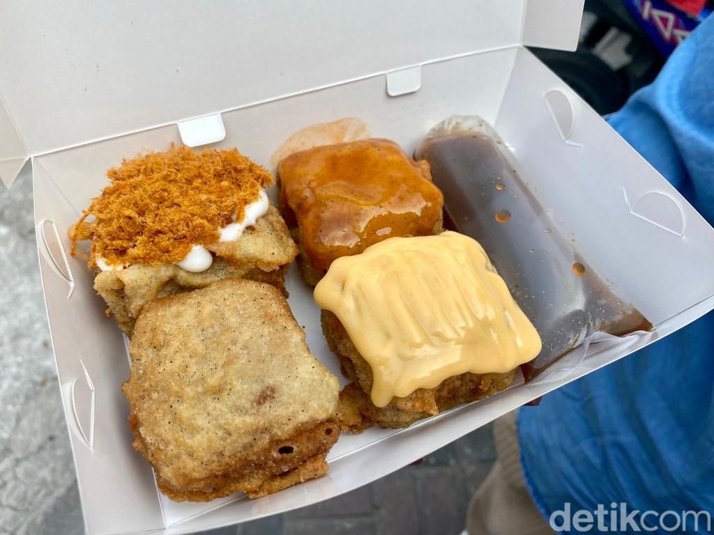 Pie Pisang yang Renyah Legit dan Tahu Kipas Ninin Ada di Gerai Ini