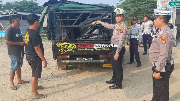 Polres Pringsewu mengamankan sepeda motor diduga hasil kejatahan yang hendak diselundupkan dari Bogor, Jawa Barat. (Foto: Dok Polres Pringsewu)