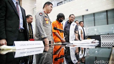 Polri Bekuk Dua WNI Peretas Kartu Kredit di Jepang