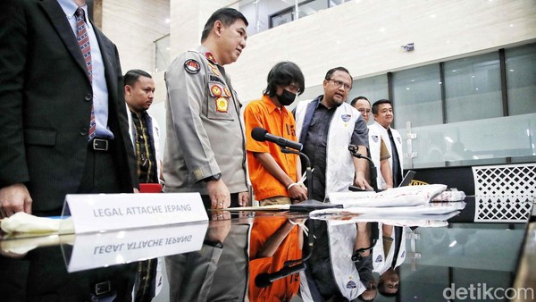 Polri Bekuk Dua WNI Peretas Kartu Kredit di Jepang