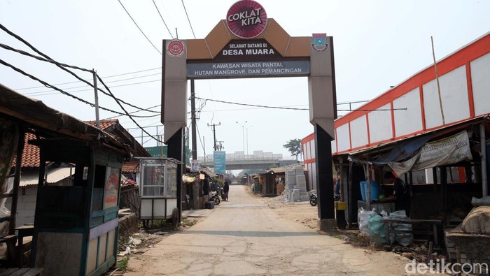 Potret Tembok Tinggi Pembatas Kampung dan Kawasan Elite PIK 2