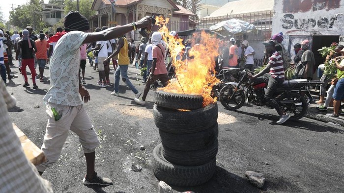 Ribuan Warga Haiti Turun ke Jalan Protes Geng Kekerasan