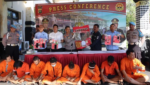 Satuan Reserse Narkoba (Satresnarkoba) Polres Gianyar membekuk delapan tersangka kasus narkoba. (Foto: Istimewa)